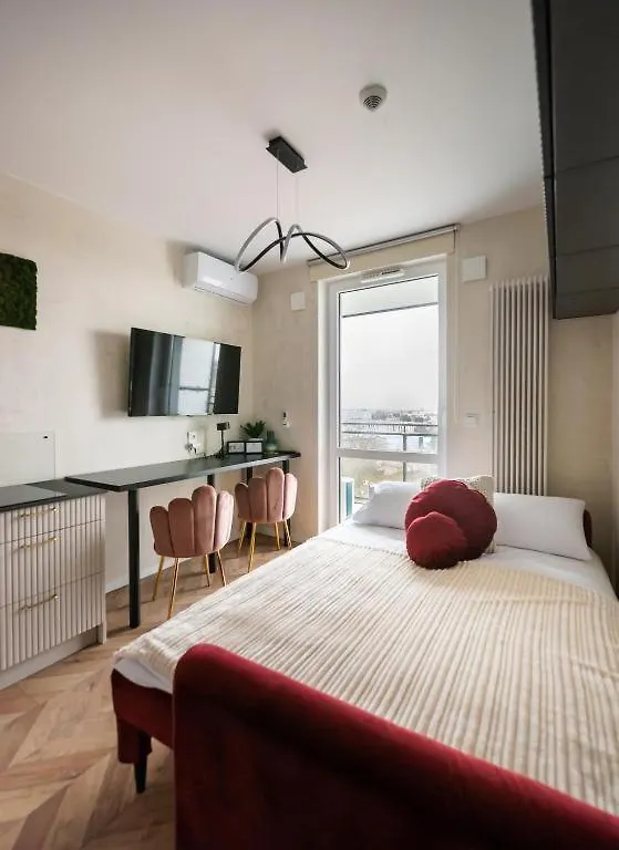 Ruby Apartament Warsaw Apartment